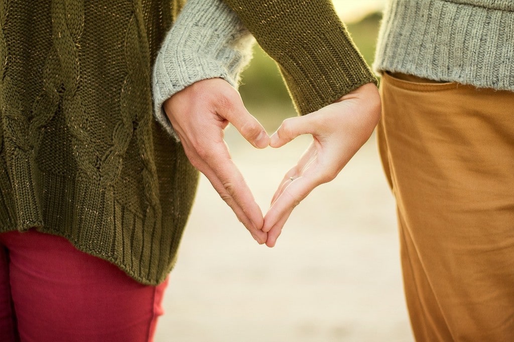 femmes parlent plus qu'hommes