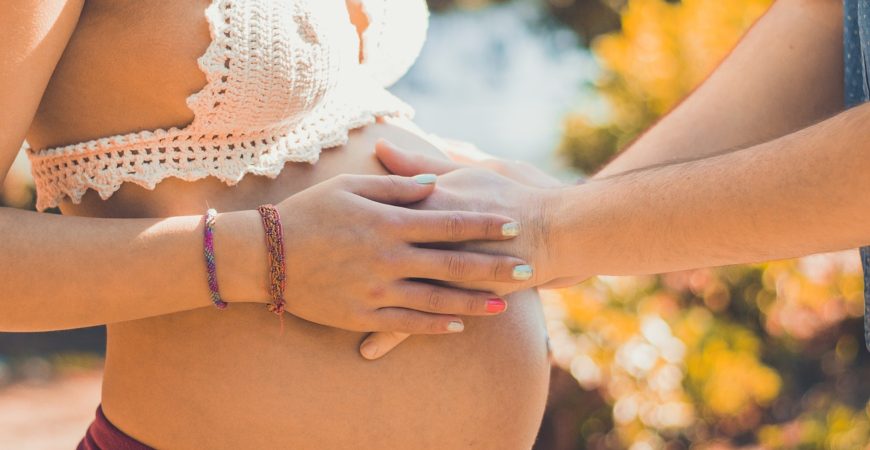 La biologie féminine : ultime bastion du droit des femmes ?